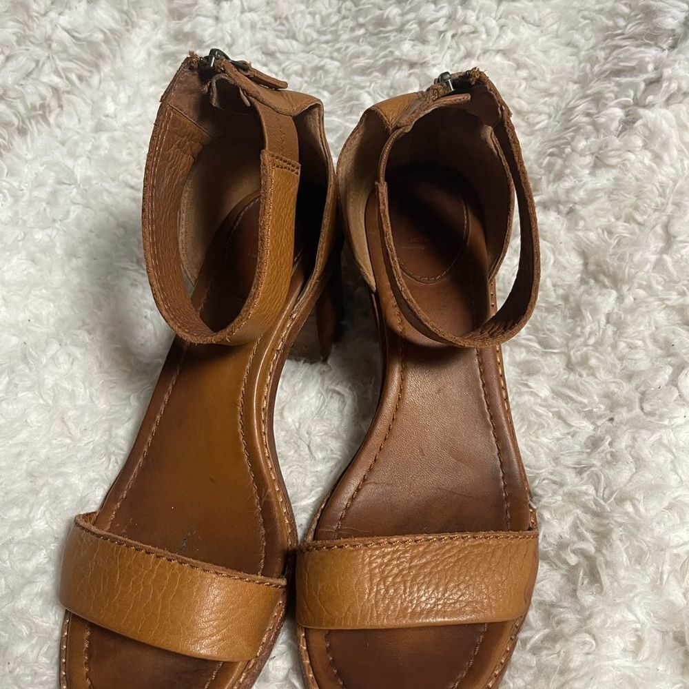 Frye "Brielle" Sandals Leather tan Block heels ankle strap sandals SZ10M . - Picture 7 of 11